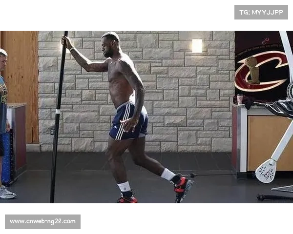 詹姆斯训练师曼西亚斯主动配合联盟调查